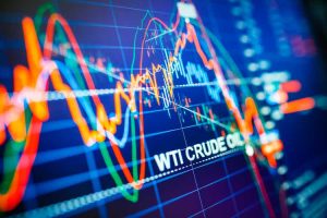 U.S. crude oil edges lower for fourth straight day as market weighs tariff risks