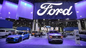 Barclays downgrades Ford Motor as earnings outlook deteriorates