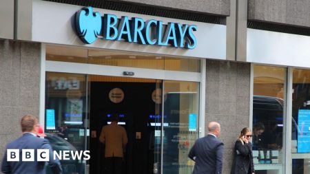 Barclays tells staff to come into the office more