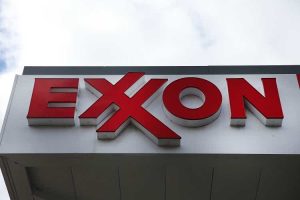 Exxon edges higher as Q4 earnings top consensus as production rises (NYSE:XOM)