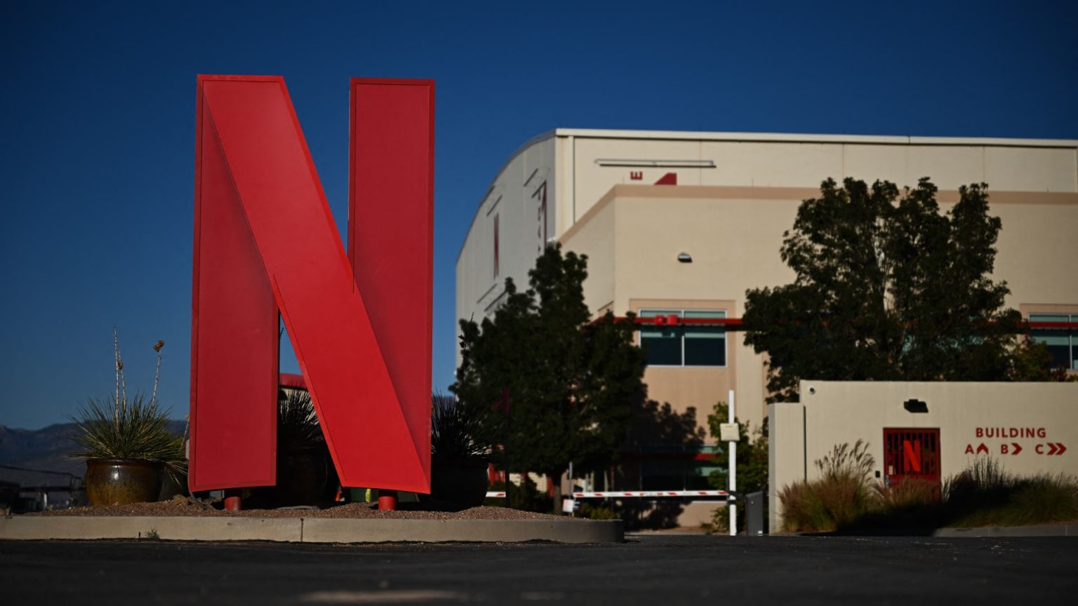 Netflix gets an upgrade from Wolfe Research after big earnings report