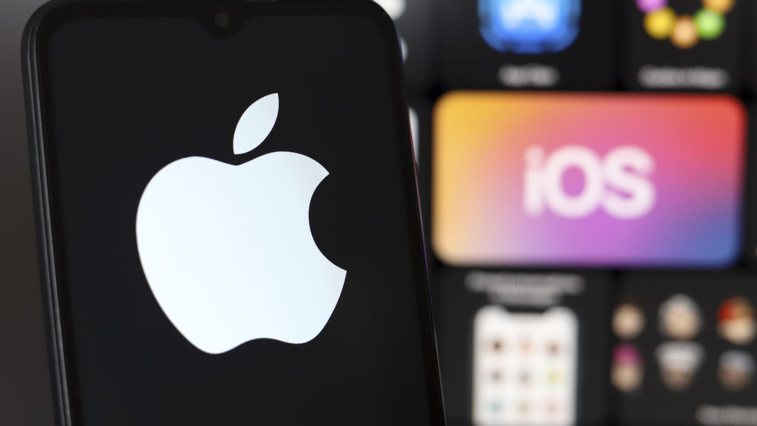 Oppenheimer downgrades Apple on weakening iPhone sales and worries around AI innovation