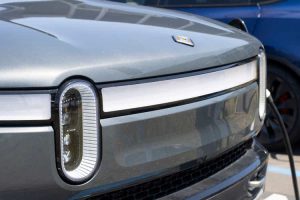 Rivian takes its first steps toward autonomous driving with a hands-free driving feature (RIVN:NASDAQ)