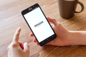 Amazon takes on Temu with worldwide expansion of Haul marketplace – report (AMZN:NASDAQ)