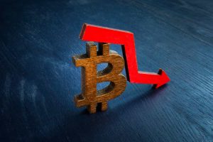 Bitcoin falls below ,000, at risk of erasing all post-election gains (BTC-USD:Cryptocurrency)