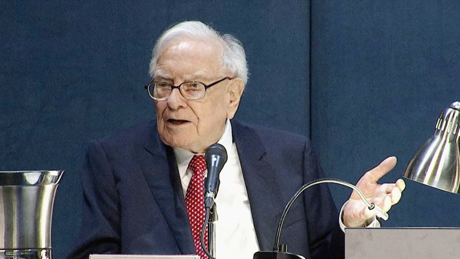 Bank of America snub by Buffett in his annual report raises eyebrows