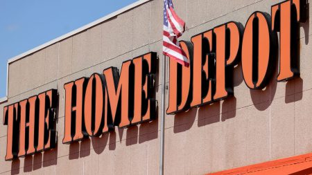 Home Depot shares are heading toward a bigger breakdown, according to the charts