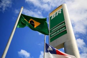 Petrobras pledges .6B dividend payout despite surprise Q4 loss (PBR:NYSE)