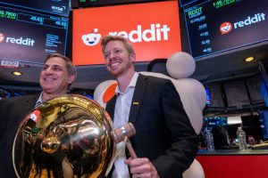 Reddit plans to introduce paywalls this year (NYSE:RDDT)