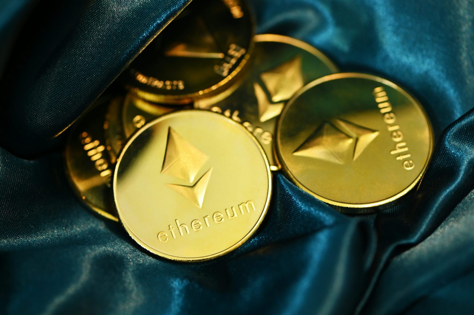 Crypto Pundit Says Bears Will Continue To Dominate Ethereum Price, Here’s For How Long