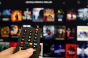 Nielsen says time spent watching TV fell in February but streaming remained robust (CMCSA:NASDAQ)