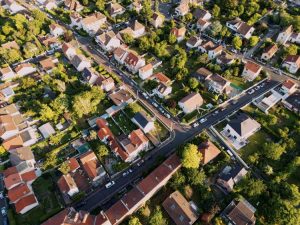 Real estate stocks trading mixed as mortgage lenders gap down, homebuilders advance (RKT:NYSE)